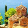 Ako ste ljubitelj kulture, opuštanja ili aktivnog odmora, Ohrid je mesto koje nudi sve. Upravo je zbog svojih mogućnosti, Ohrid jedno od najboljih i najpoželjnijih mesta za odmor u Makednoiji.