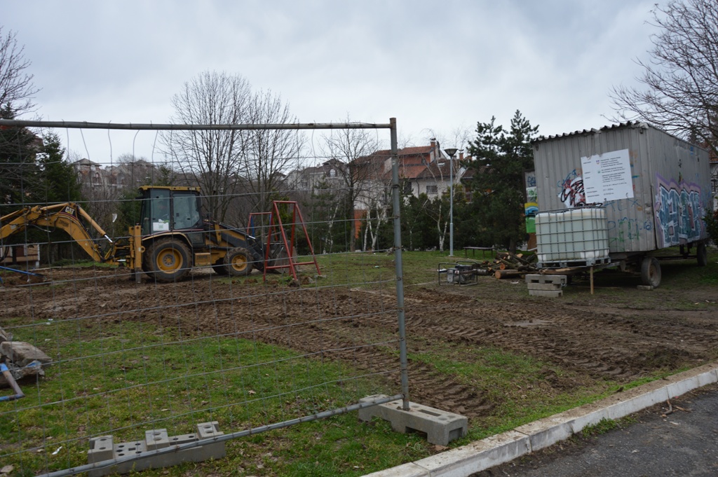 Počelo Uređenje Parka u Šavničkoj Ulici Opština Čukarica