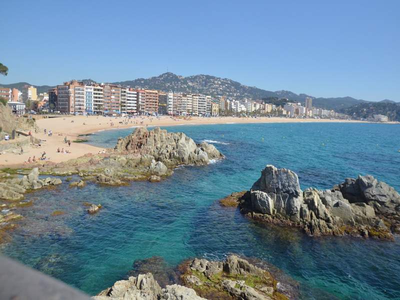 Idealna destinacija za letnji odmor aktivni letnji odmor izležavanje na plaži uz koktele