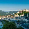 Salzburg (Salcburg) je grad u severo-zapadnom delu Austrije koji je, zahvaljujući svojom kulturnom i istorijskom nasleđu, svrstan na Unesco-vu listu svetske baštine. 