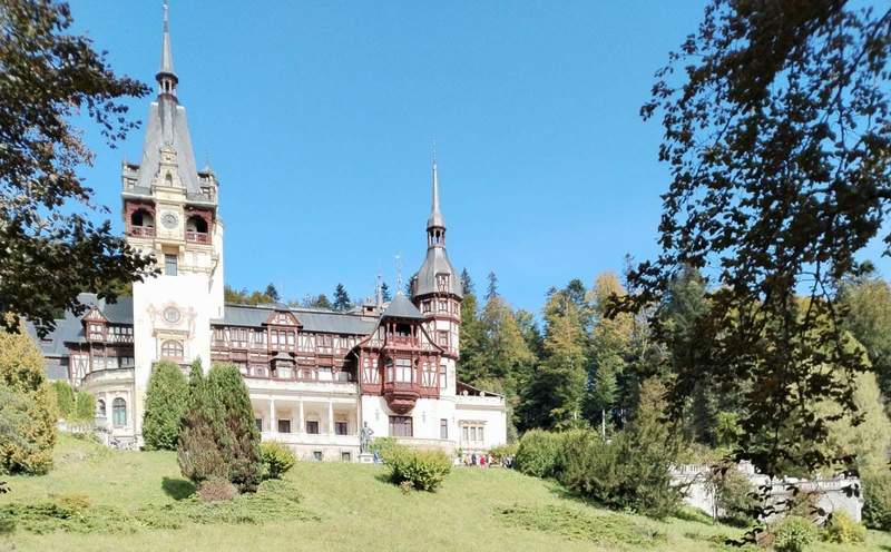 Dvorci Transilvanije i legenda grofa Drakule Dvorci Transilvanije i legenda grofa Drakule