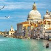 Putovanje Italijom započnite obilaskom najlepših gradova, te zato obiđite Veneciju i Veronu, a zatim krenite ka unutrašnjosti Italije gde ćete uživati u lepotama Padove, Vićence i poseti malom mestu na obali jezera – Sirmione.