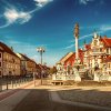 Grac je kreativan studentski grad smešten na jugoistoku Austrije, u kom se prepliću razni stilovi arhitekture italijanske renesanse i baroka.