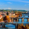 Zlatni Prag – glavni i najveći grad Češke na reci Vltavi čije je jezgro, zbog svojih kulturno-istorijskih vrednosti, pod zaštitom Unesco-a. 