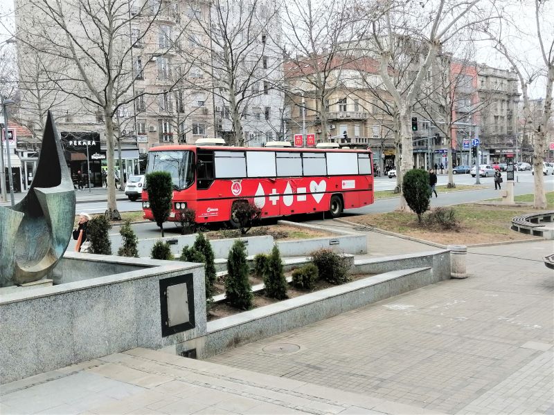 Akcija Dobrovoljnog Davanja Krvi na Platou Ispred Gradske Opštine Zvezdara