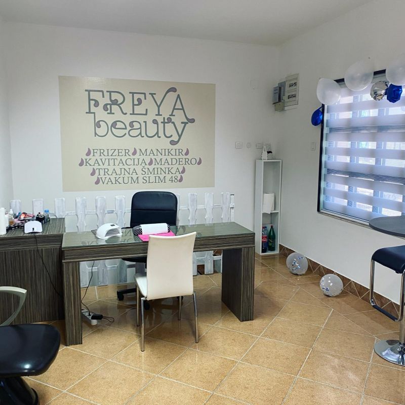 Salon Freyabeauty u Zemunu izdaje mesto za manikir - Briga o Lepoti Tražim Nudim Posao Oglasi Beograd