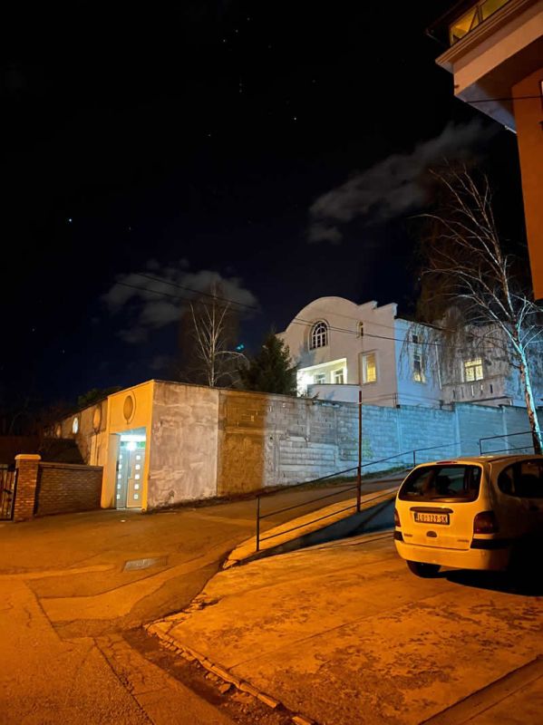 Porodicna kuća na prodaju sa prelepim pogledom - Prodaja Kuća Oglasi Beograd Porodicna kuća na prodaju sa prelepim pogledom - Prodaja Kuća Oglasi Beograd
