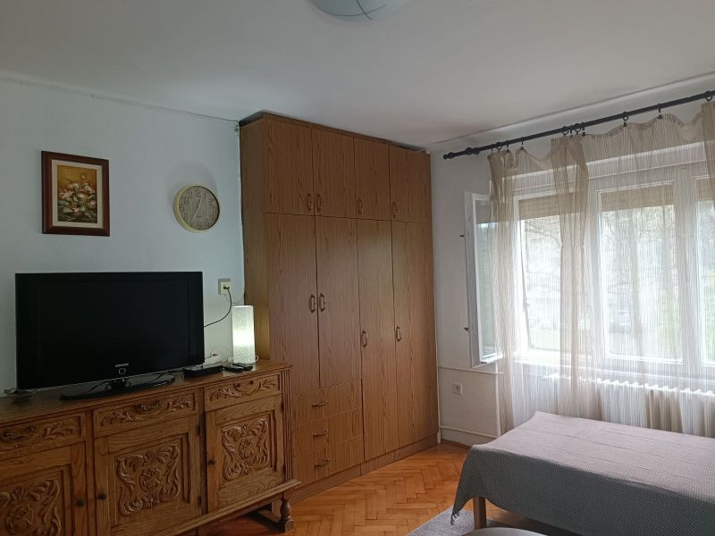 Izdajem renoviran 1.0 stan u Paviljonima, 35 m2 - Izdavanje Rentiranje Stan Oglasi Beograd Izdajem renoviran 1.0 stan u Paviljonima, 35 m2 - Izdavanje Rentiranje Stan Oglasi Beograd