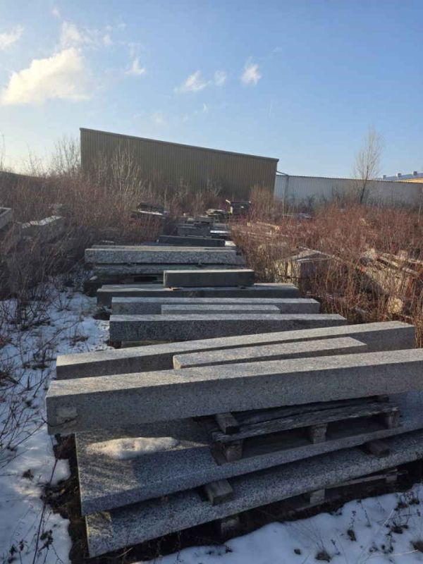 Prodajem vecu kolicinu granita, mermera, masina - Građevinski Materijali Oglasi Beograd