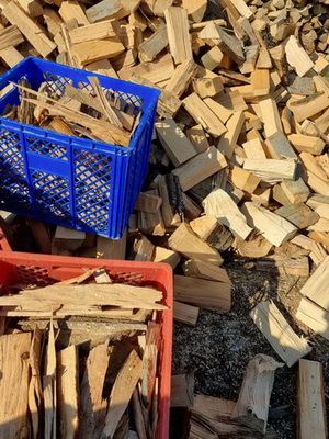 Cepana drva za ogrev i ljuspice za potpalu - Grejanje Oglasi Beograd