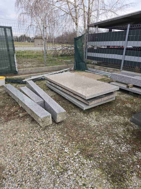 Prodajem granitne i mermerne  ploce 20 m3 - Građevinski Materijali Oglasi Beograd