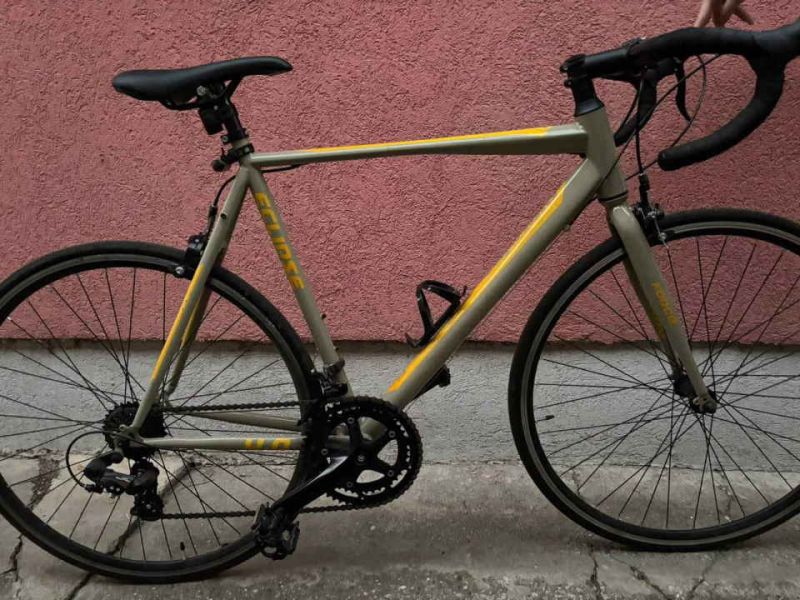 Prodajem drumski-trkački bicikl, u pitanju je Eclipse 4.0 - Bicikle, Delovi i Oprema Oglasi Beograd