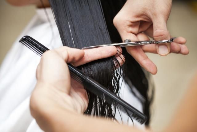 Potreban frizer razradjenom salonu u Denkovoj basti, Beograd - Briga o Lepoti Tražim Nudim Posao Oglasi Beograd