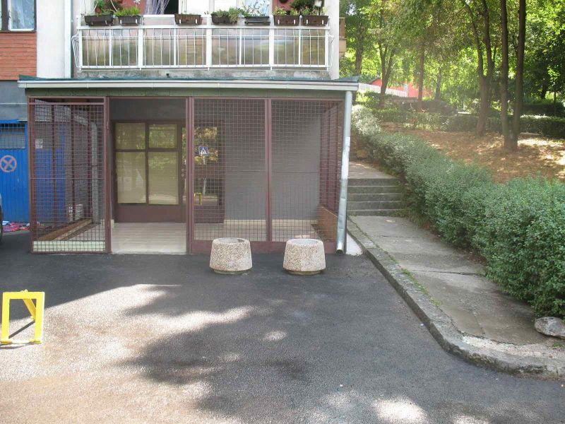 HITNA PRODAJA-uknjizen poslovni prostor 23m2+12m2 - Izdavanje Rentiranje Lokal Oglasi Beograd