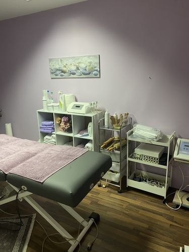 Freyabeuty salonu zbog povecanog obima posla potrebna maserka - Briga o Lepoti Tražim Nudim Posao Oglasi Beograd