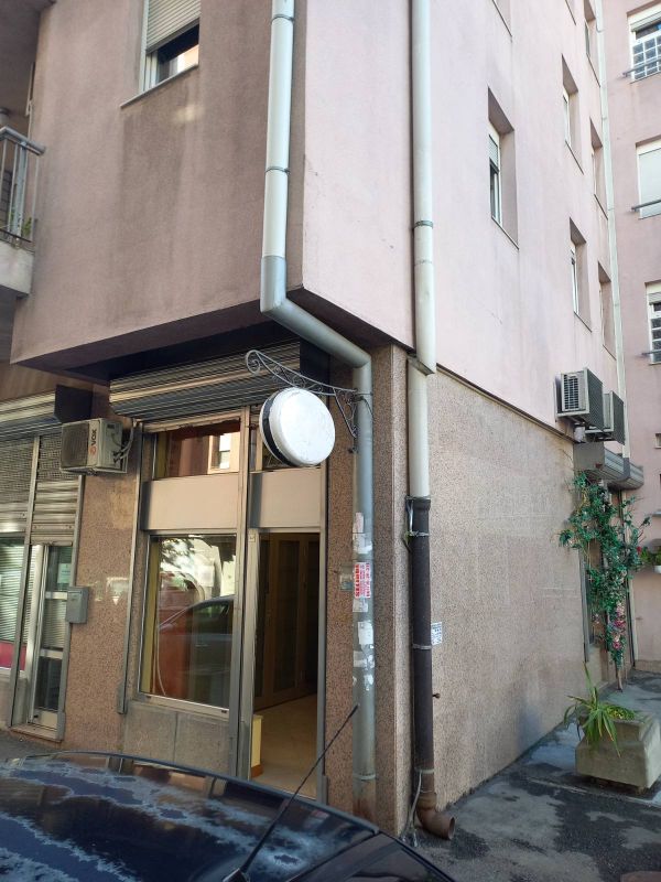 Izdajem lokal površine 18 m2 Bogdana Tirnanica 12, kod Lidla u Despota Stefana - Izdavanje Rentiranje Lokal Oglasi Beograd