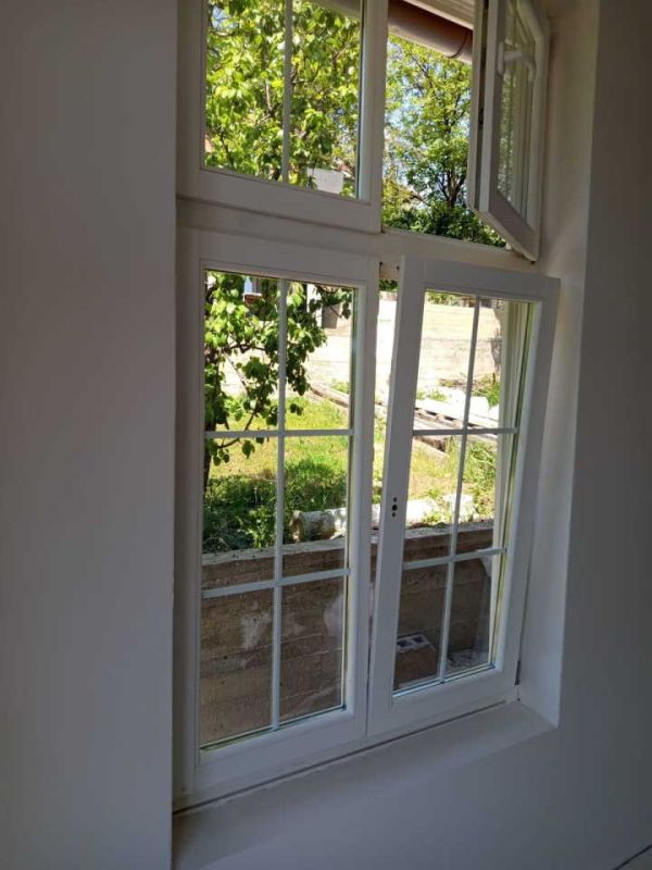 Na prodaju 1 okrugli prozor I kvalitetni drveni - Vrata Prozori Brave Oglasi Beograd