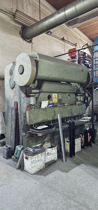 Kombinovane makaze i apkant presa 2500mm - Mašine i Alati Oglasi Beograd Kombinovane makaze i apkant presa 2500mm - Mašine i Alati Oglasi Beograd