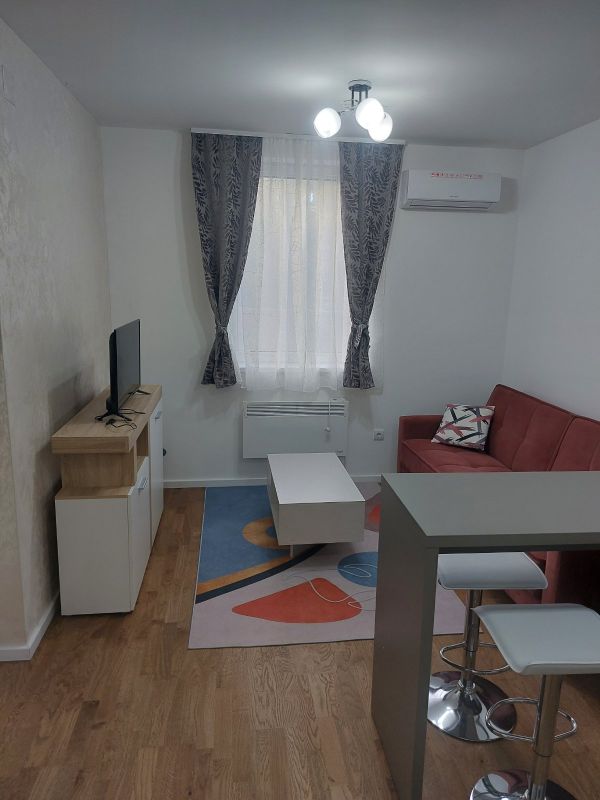 Zvezdara, prodajem  jednoiposoban stan - Prodaja Stan Oglasi Beograd