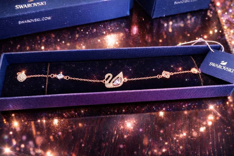 Swarovski nakit - Nega Tela i Lica Ostalo Razno Oglasi Beograd