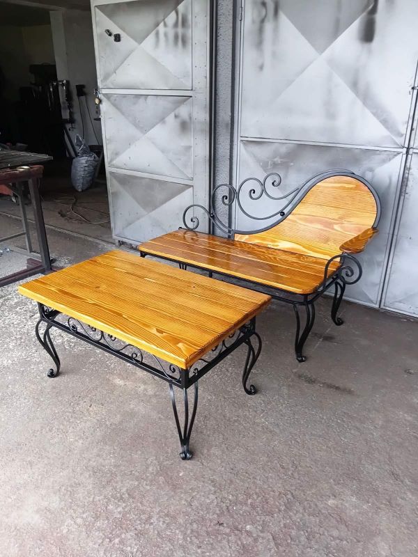 klupa i sto od kovanog gvozdja - Nameštaj za Terase i Bašte Oglasi Beograd