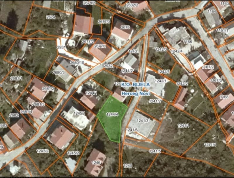 Prodajem zemljište u Bijeloj CG - Prodaja Plac Zemljište Njiva Oglasi Beograd