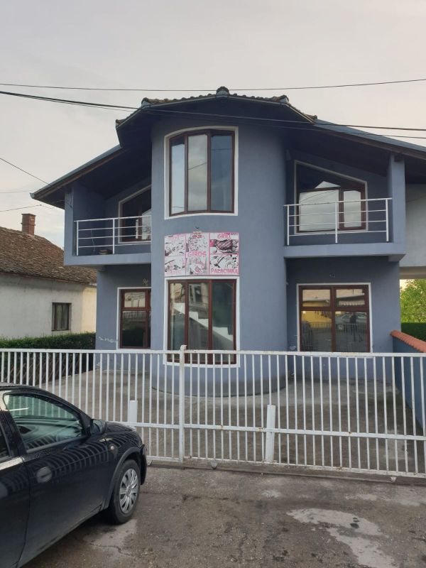 Izdajem lokale ili celu zgradu u Sremcici - Izdavanje Rentiranje Lokal Oglasi Beograd