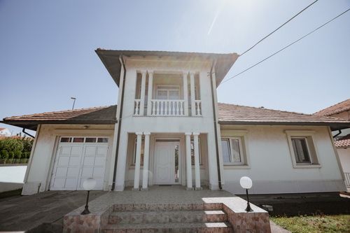 Aranđelovac, kuća 240 m2 na 6 ari placa - Prodaja Kuća Oglasi Beograd