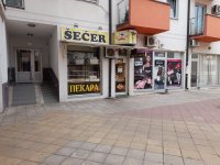 Izdajem lokal u Inđiji u stambenoj zgradi u centru grada :: Izdavanje Rentiranje Lokal Oglasi Beograd