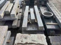 Na prodaju 30 m3 granitnih ploca, stubova :: Građevinski Materijali Oglasi Beograd