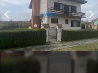 Kuća na prodaju Lazarevo :: Izdavanje Rentiranje Kuća Oglasi Beograd