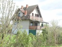 Useljiva kuca sa 6.5 ari placa na 3 etaze u Mionici :: Prodaja Kuća Oglasi Beograd