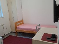 Zemun, Nova Galenika, izdajem sobu za zaposlenu osobu :: Izdavanje Rentiranje Soba Oglasi Beograd