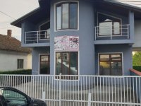 Izdajem lokale ili celu zgradu u Sremcici :: Izdavanje Rentiranje Lokal Oglasi Beograd