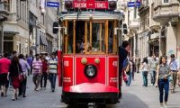 Sa obilascima: Aja Sofija, Plava džamija, Topkapi palata, krstarenje Bosforom, Patrijaršija, Balat, Hipodrom, Dolmabahče palata, Azija, Sulejmanija.