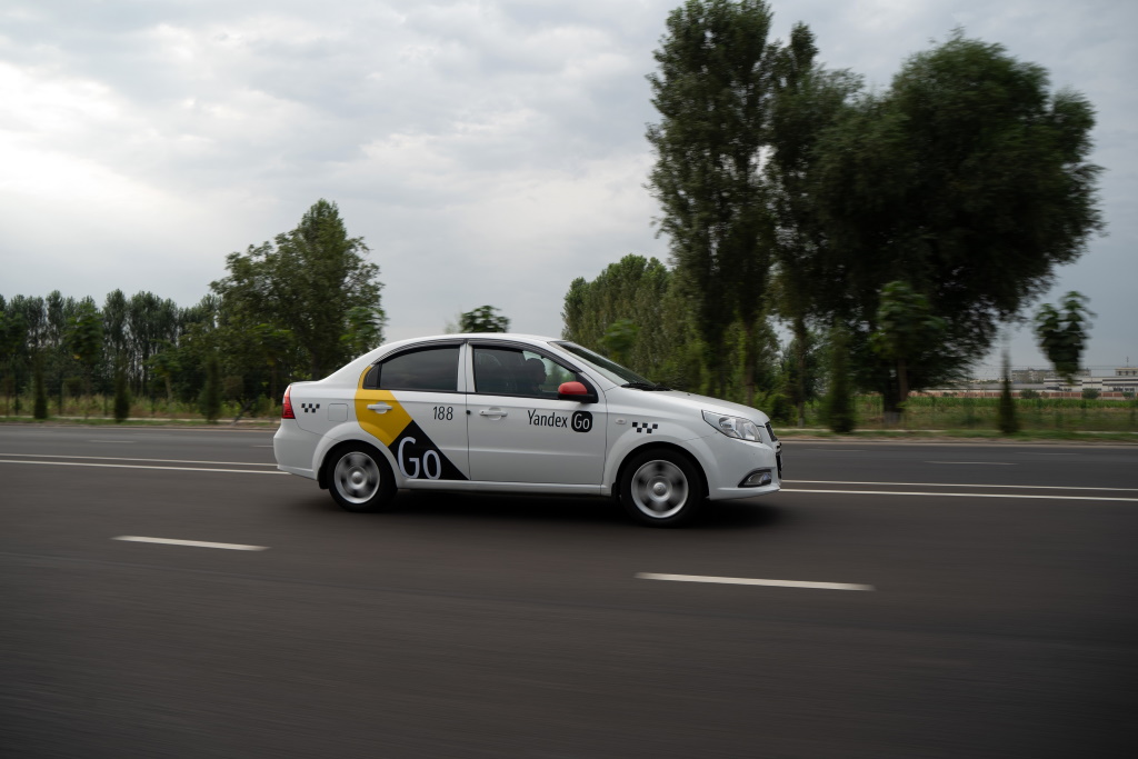 Aplikacije Menjaju Gvozdene Taksimetre! Yandex Go Servis Beograd