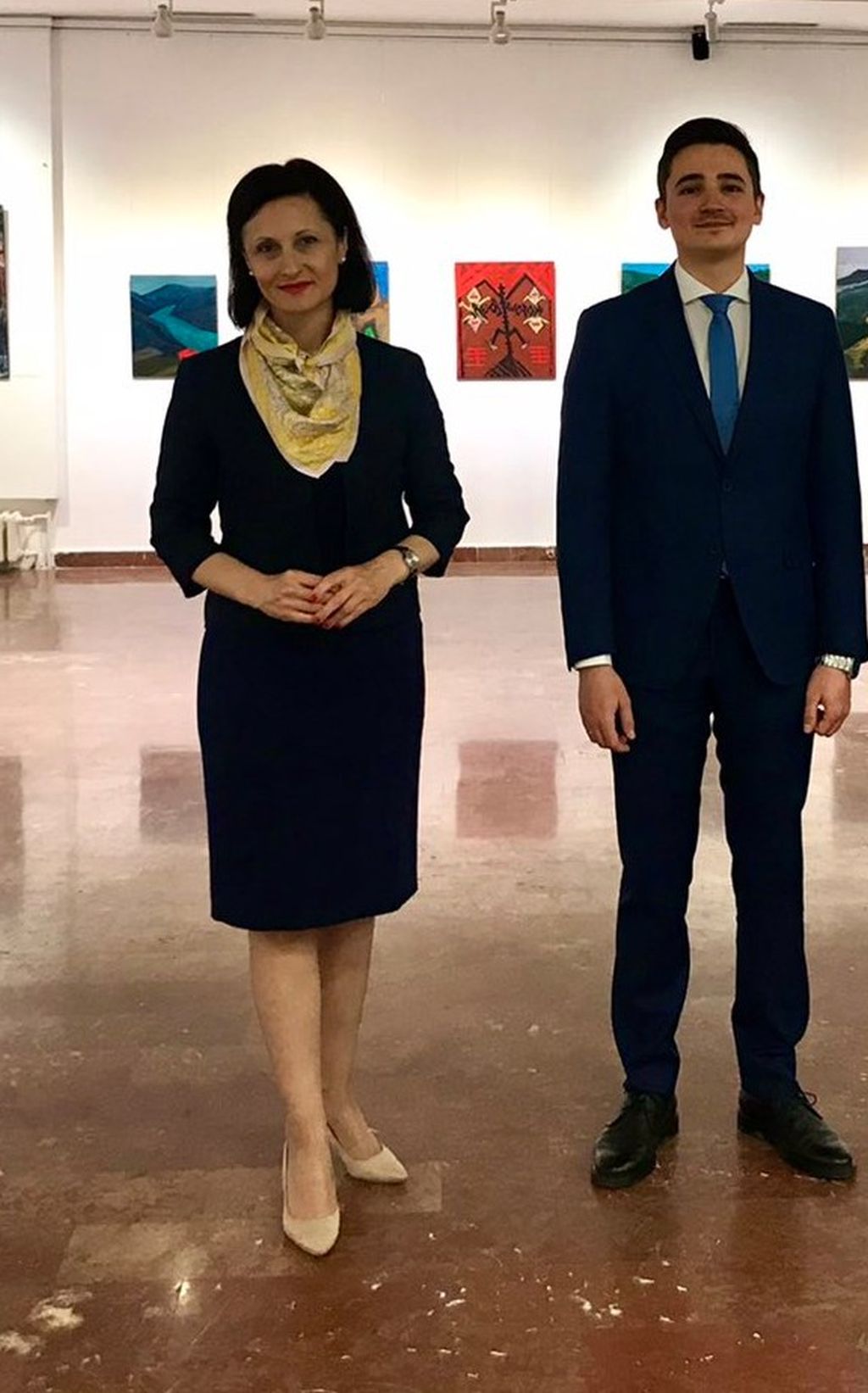 Poseta Članova Ambasade Rusije Izložbi Sofije Ječine u Galeriji`73