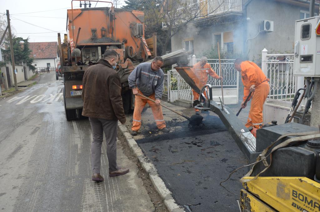 Završni Radovi na Uređenju Trotoara kod Škole u Ostružnici na Čukarici