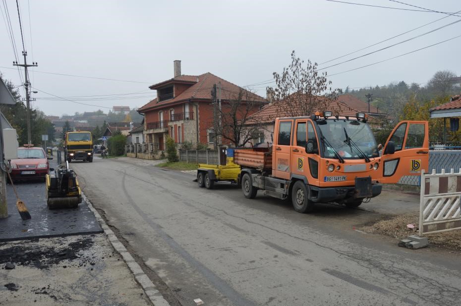 Završni Radovi na Uređenju Trotoara kod Škole u Ostružnici na Čukarici