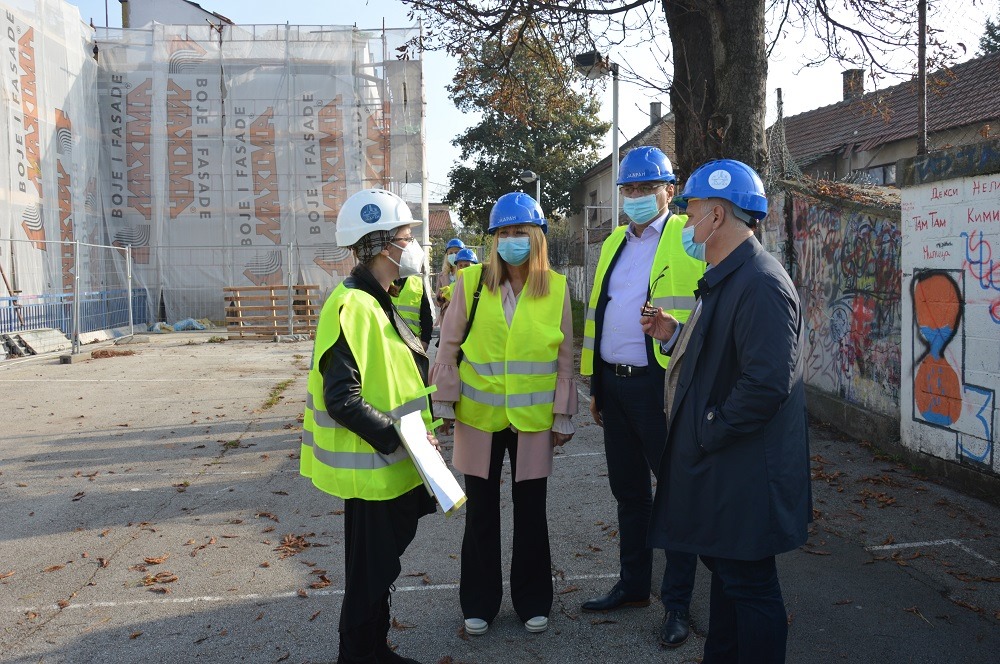 Energetska Sanacija Fasade u OŠ “Vuk Karadžić” u Sremčici na Čukarici Energetska Sanacija Fasade u OŠ “Vuk Karadžić” u Sremčici na Čukarici