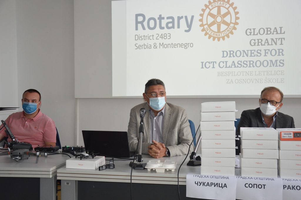 Donacija Dronova Rotari Klubova Srbije Osnovnim Školama