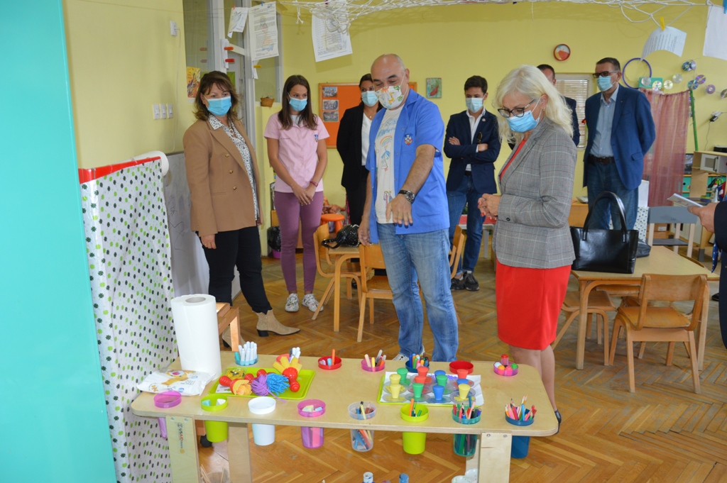 Rotari klubovi Srbije - Donacija vrtiću “Bajka” Rotari klubovi Srbije - Donacija vrtiću “Bajka”