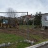 Opština Čukarica i JKP "Zelenilo-Beograd" nastavljaju sa uređenjem parkovskih površina na Čukarici, kako bi se najmlađi stanovnici opštine bezbedno igrali i uživali.