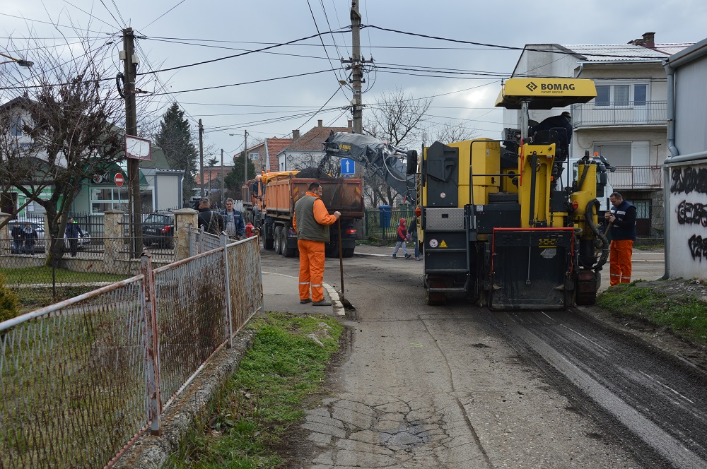 Uređenje Ulica Školski Venac i Belovih Jaruga u Sremčici Opština Čukarici Uređenje Ulica Školski Venac i Belovih Jaruga u Sremčici Opština Čukarici