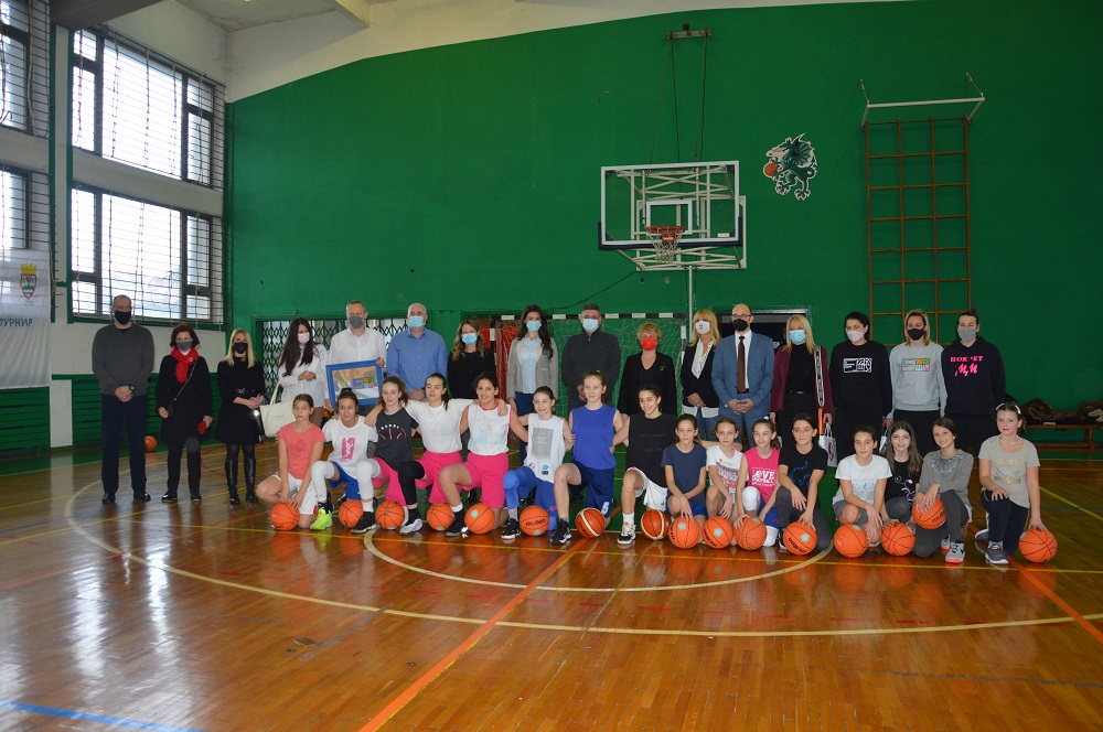 Marina Maljković Promovisala Ženski Sport u Sportskom Centru Žarkovo Marina Maljković Promovisala Ženski Sport u Sportskom Centru Žarkovo