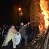 Uz radost i običaje Badnjeg dana, u nešto manjem krugu okupljenih nego prethodnih godina, unešen je badnjak u zgradu opštine Čukarica.