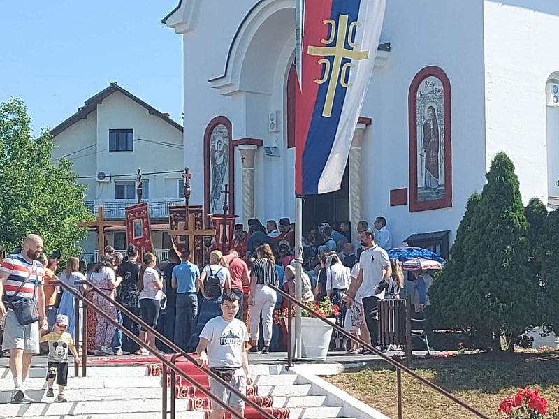 Patrijarh Služio Liturgiju u Hramu Svete Trojice u Sremčici Patrijarh Služio Liturgiju u Hramu Svete Trojice u Sremčici