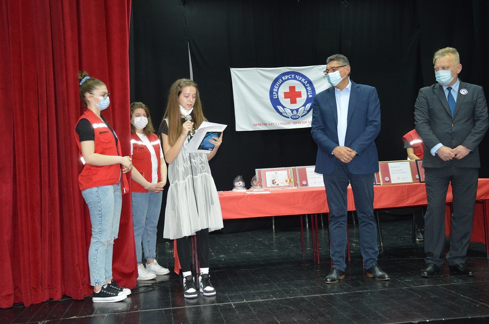 Dodeljne Nagrade Učesnicima Literarnog i Likovnog Konkursa Crvenog Krsta Čukarica