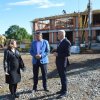 Gradonačelnik Beograda prof. dr Zoran Radojičić, predsednik Gradske opštine Čukarica Srđan Kolarić i direktorka PU Čukarica Biljana Gajić obišli su danas radove na izgradnji vrtića u Ulici Miloja Zakića u naselju Filmski grad.