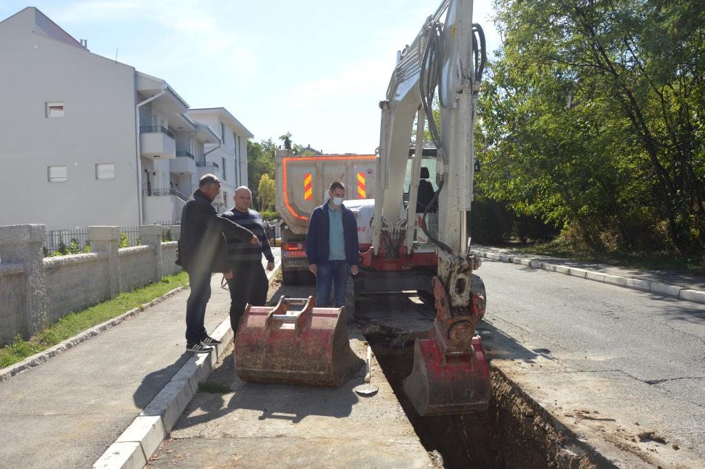 Radovi na Izgradnji Fekalne Kanalizacije u Ulici Miloja Zakića na Čukarici